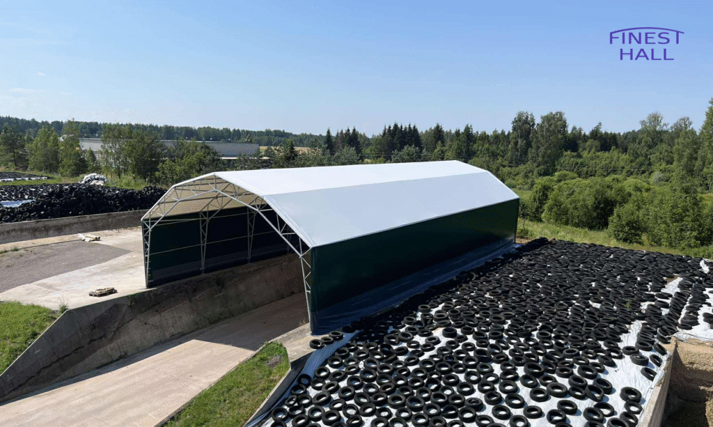 Finest-Hall Factory OÜ toodetud ja paigaldatud PVC hall mõõtudega 20x51m, kõrgusega 7 meetrit Männiku Piim OÜ-le.