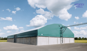 Finest-Hall Factory OÜ toodetud ja paigaldatud PVC hall mõõtudega 25x45m, kõrgusega 2 meetrit Savekate OÜ-le.