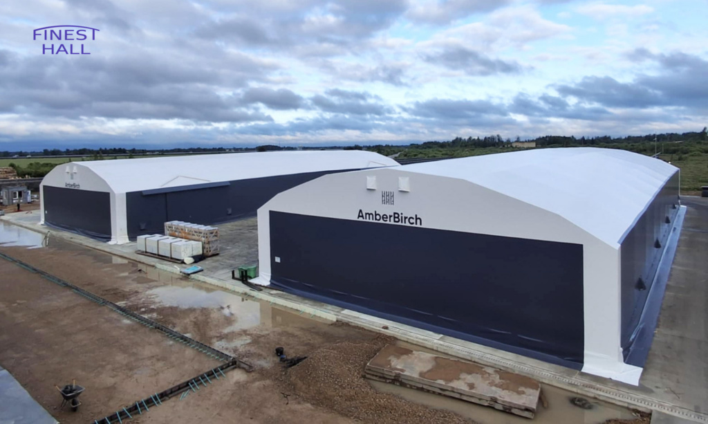 Finest-Hall Factory OÜ toodetud ja paigaldatud PVC hall mõõtudega 20x50m, kõrgusega 4,6 meetrit Amberbirch SIA-le.