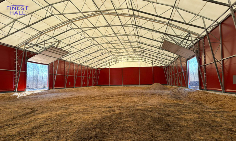 Finest-Hall Factory OÜ toodetud ja paigaldatud PVC hall mõõtudega 25x70m, kõrgusega 6,5 meetrit MO-Puit Jõgeva OÜ-le.