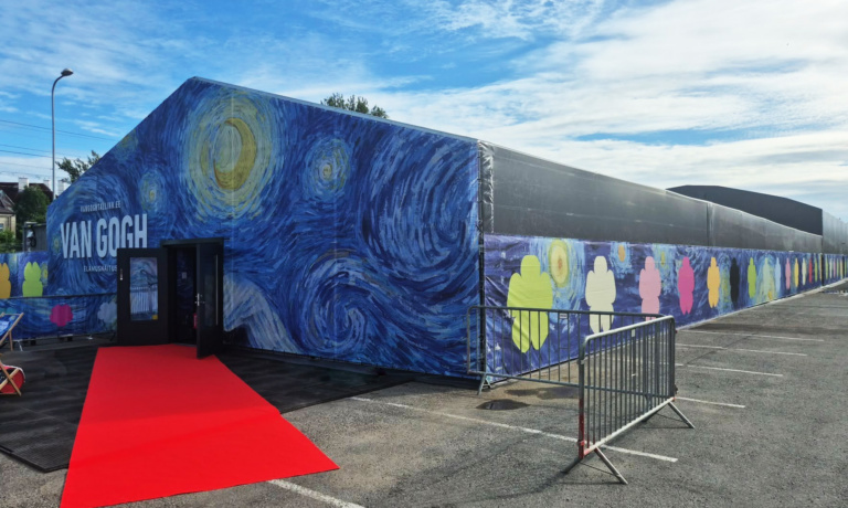 Finest-Hall Factory OÜ:n valmistama ja asentama 13,5 × 12,6 metrin pressuhalli, jonka korkeus on 5,5 metriä, PoCo Experience OÜ:lle.